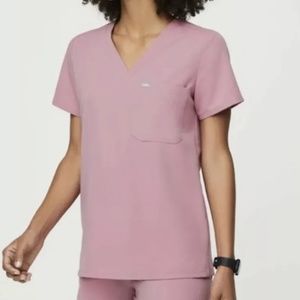 Figs Chalk Pink Catarina - One-Pocket Scrub Top